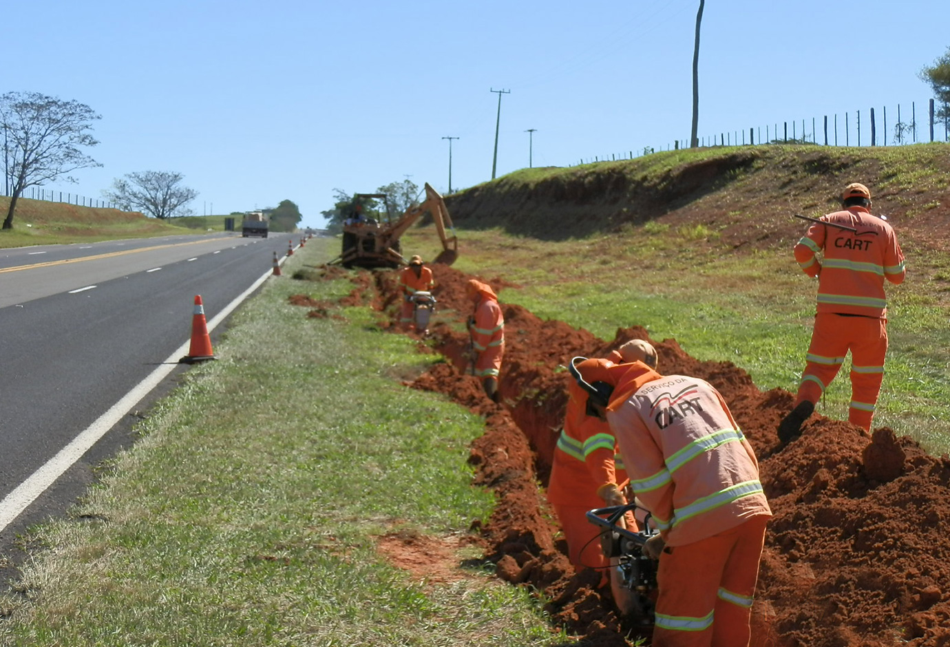 Implatação de backbone em fibra ótica do corredor Raposo Tavares